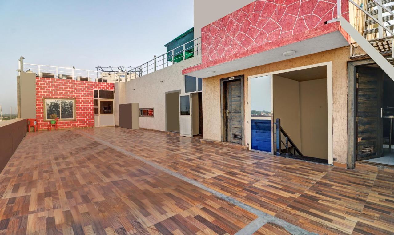 Itsy Hotels Anjali Mahal 500, Mtrs From Mathura Railway Station Eksteriør bilde