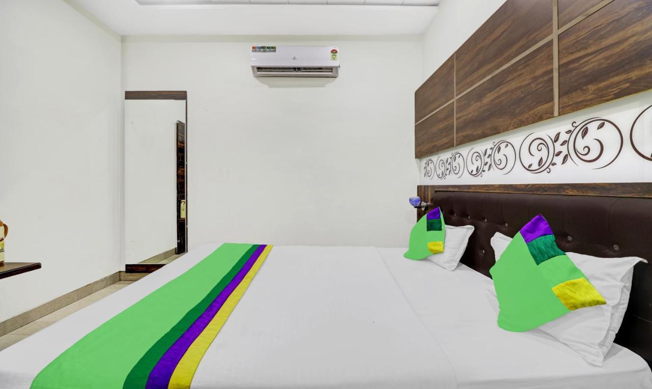 Itsy Hotels Anjali Mahal 500, Mtrs From Mathura Railway Station Eksteriør bilde