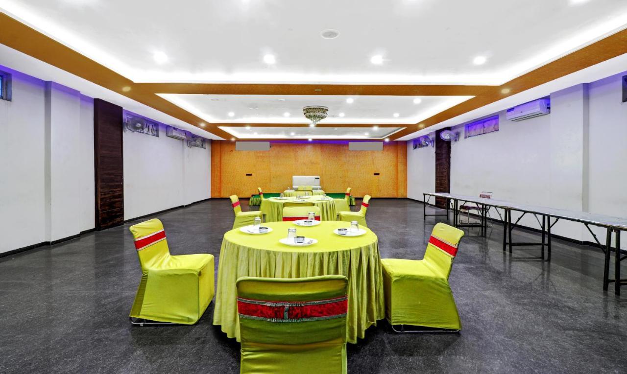Itsy Hotels Anjali Mahal 500, Mtrs From Mathura Railway Station Eksteriør bilde