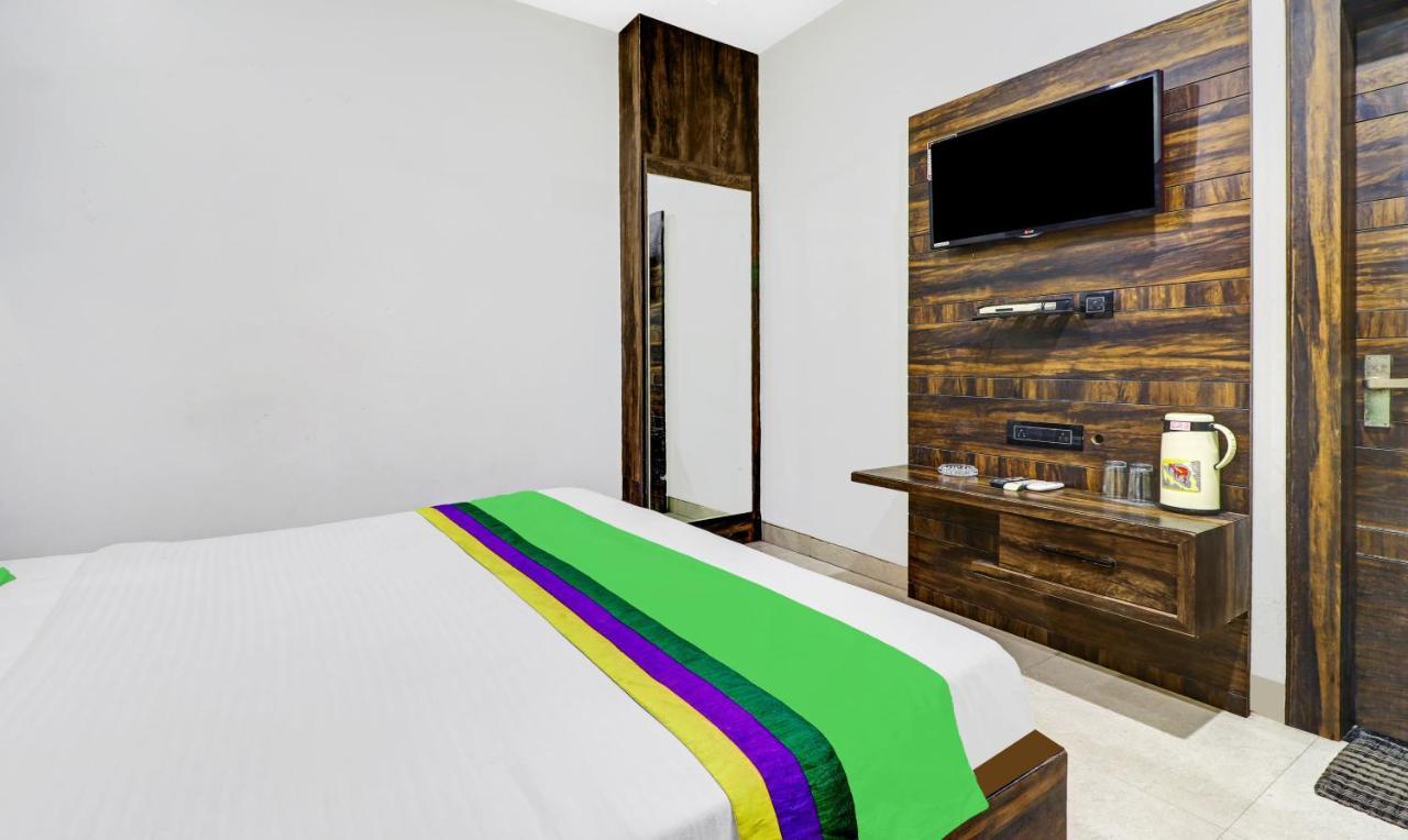 Itsy Hotels Anjali Mahal 500, Mtrs From Mathura Railway Station Eksteriør bilde