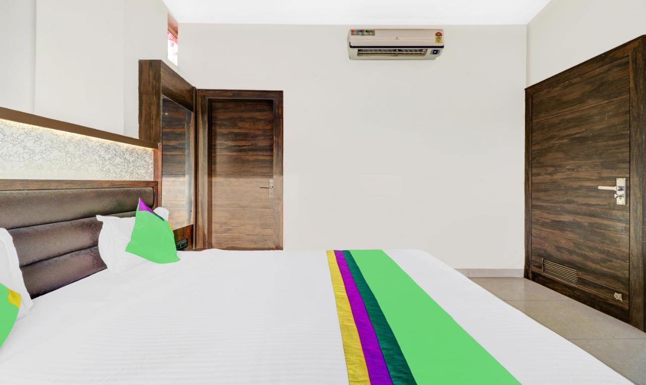 Itsy Hotels Anjali Mahal 500, Mtrs From Mathura Railway Station Eksteriør bilde