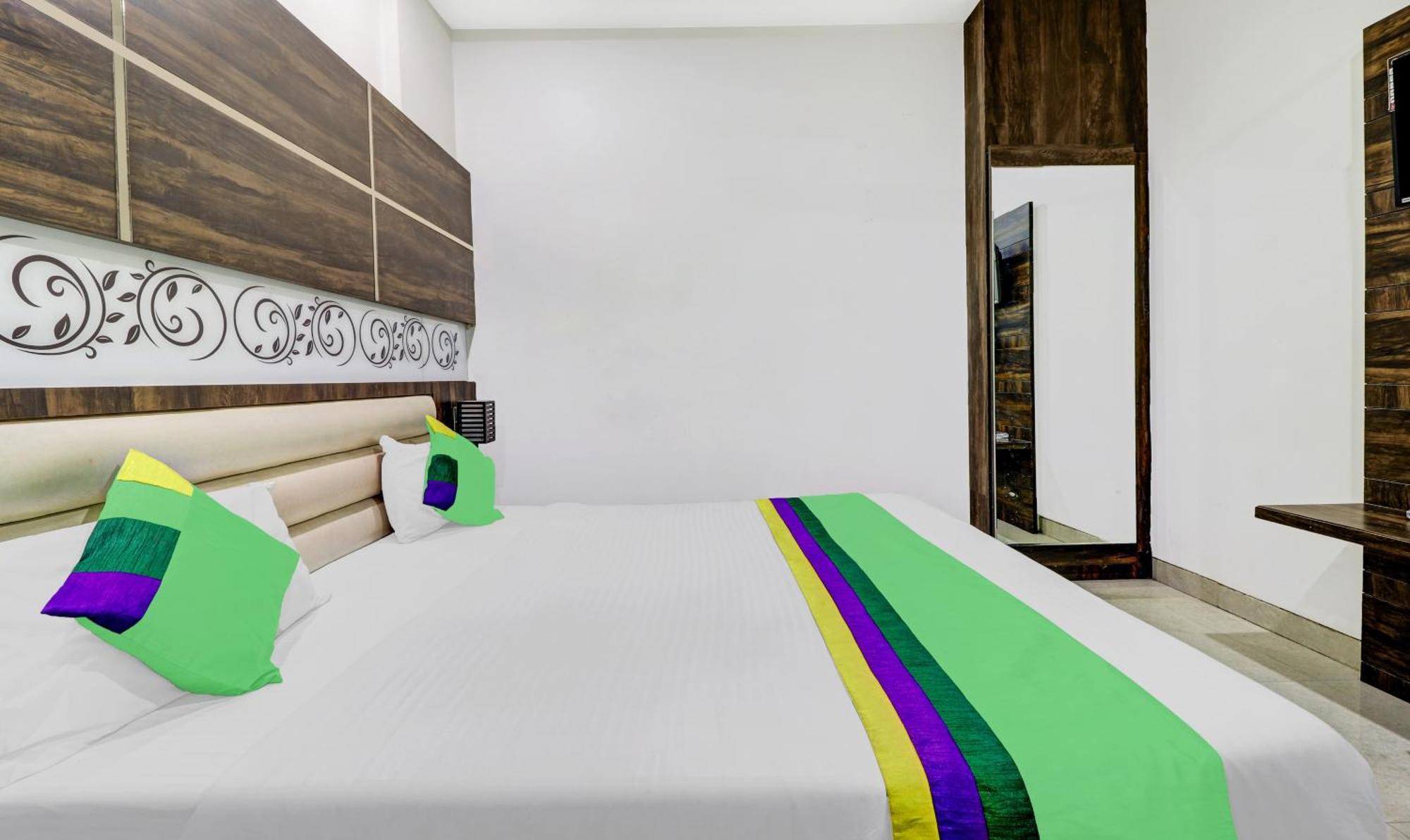 Itsy Hotels Anjali Mahal 500, Mtrs From Mathura Railway Station Eksteriør bilde