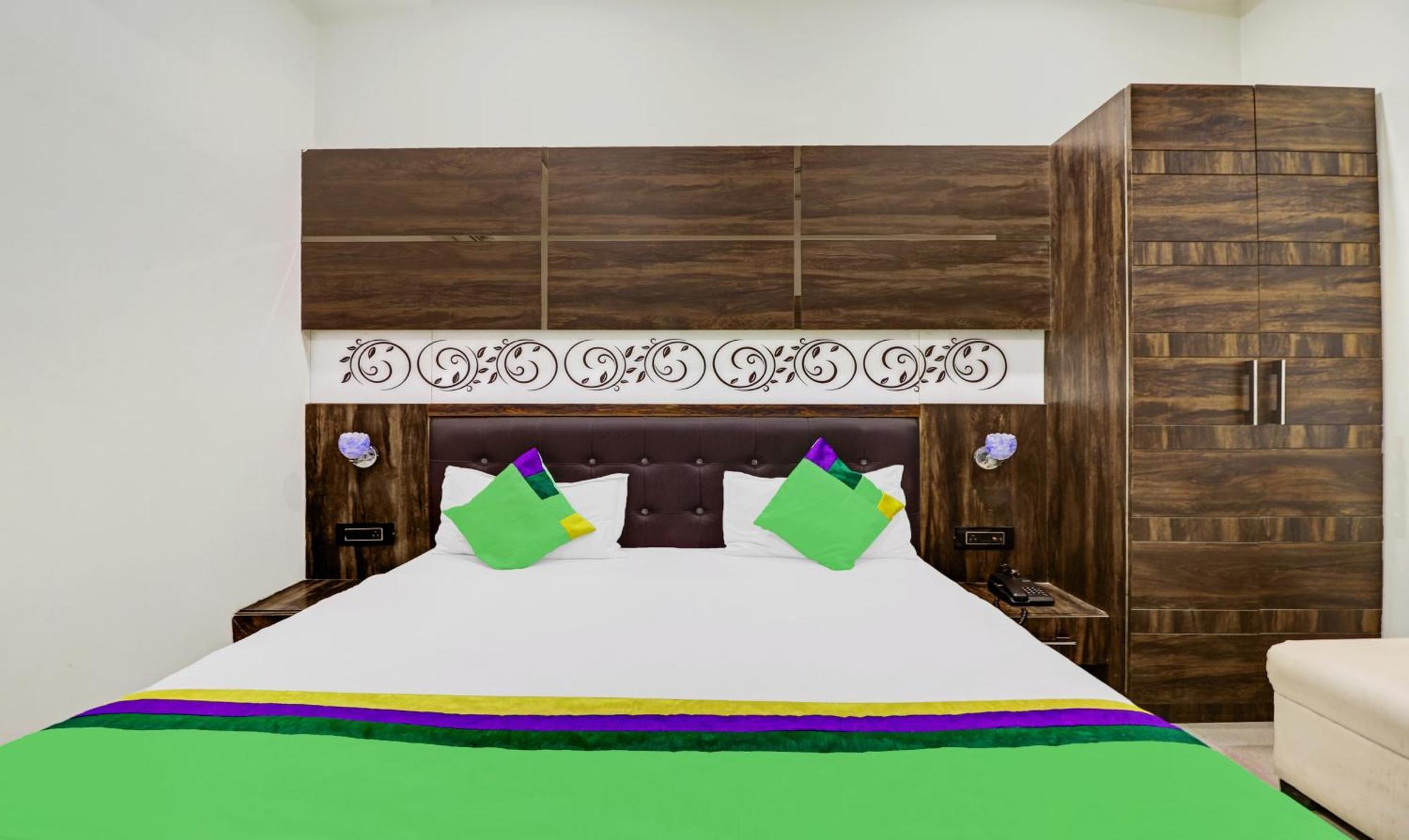 Itsy Hotels Anjali Mahal 500, Mtrs From Mathura Railway Station Eksteriør bilde