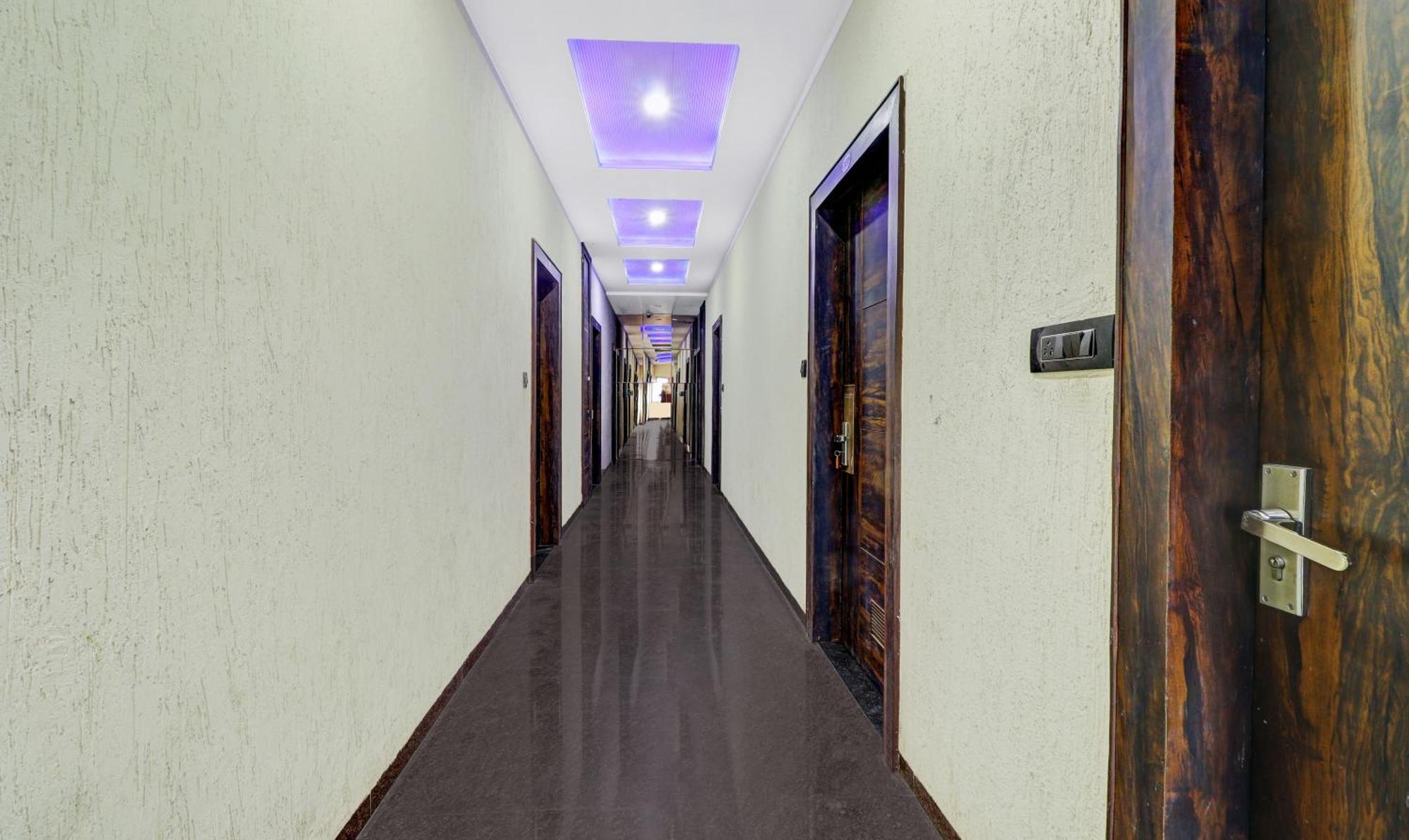 Itsy Hotels Anjali Mahal 500, Mtrs From Mathura Railway Station Eksteriør bilde